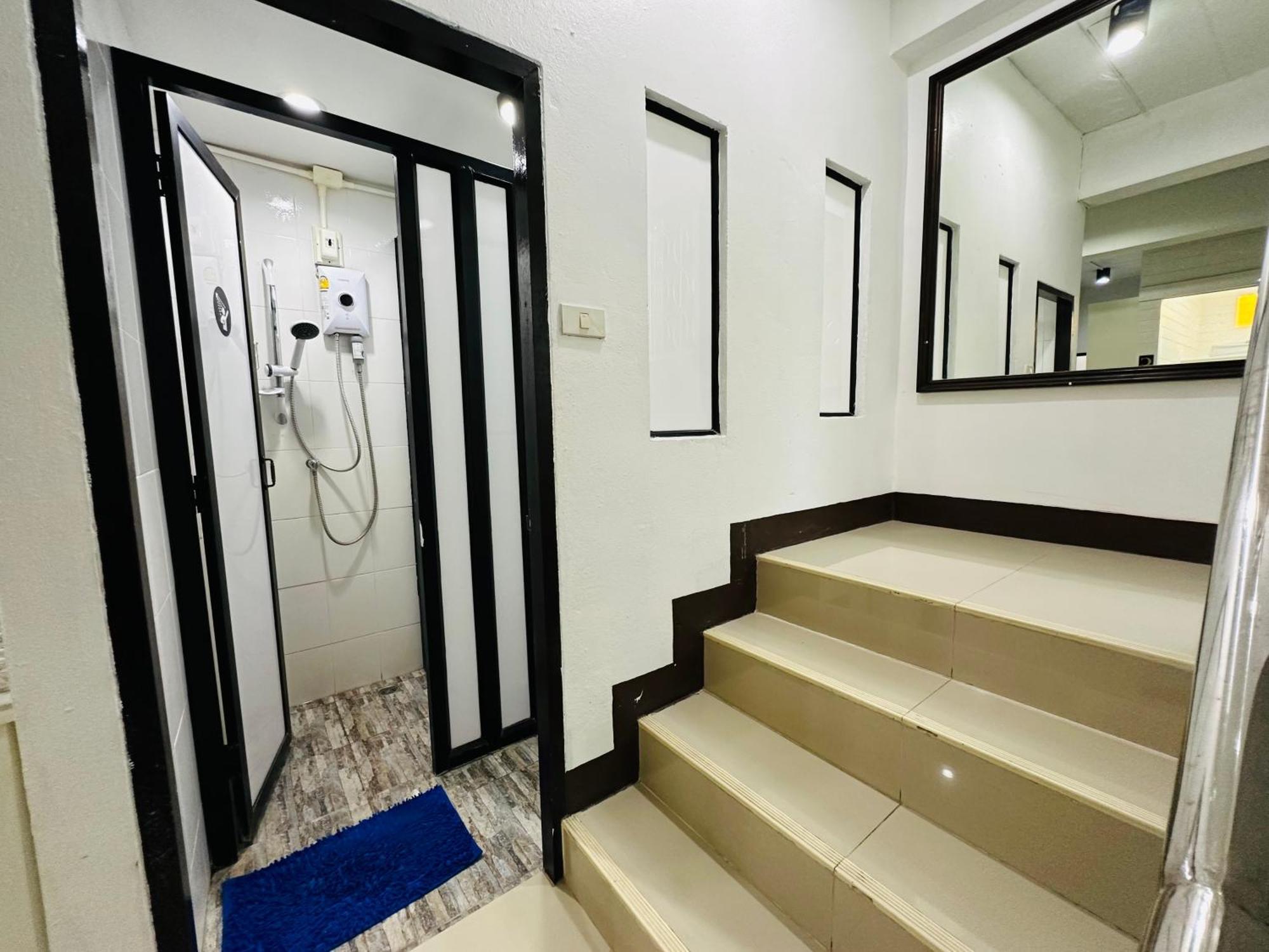 Potae'S House Hostel Chiang Mai Luaran gambar