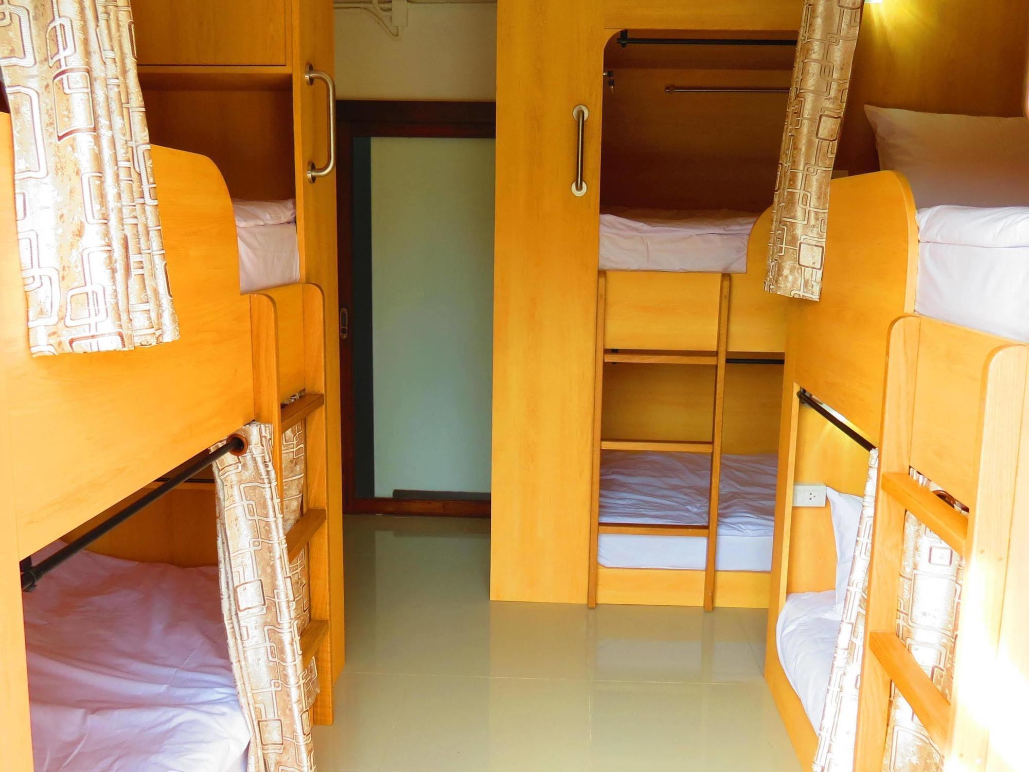 Potae'S House Hostel Chiang Mai Luaran gambar